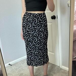 Wild Fable black and white floral pencil skirt